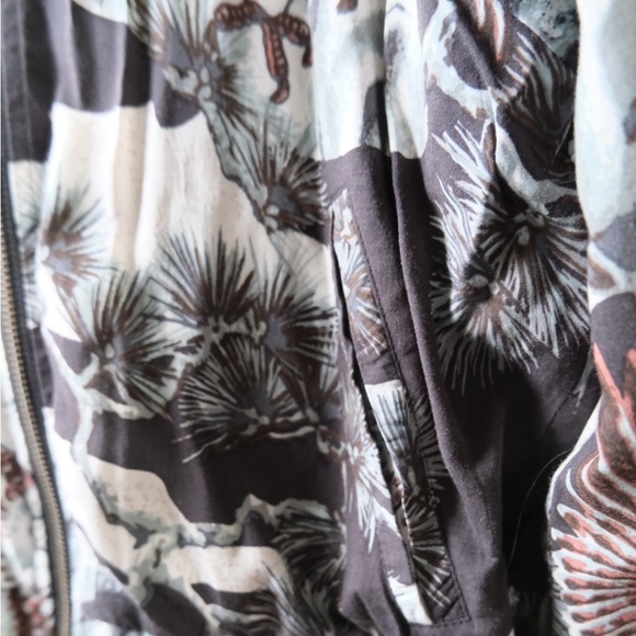 Bomber jacket - Picture 3 of 8